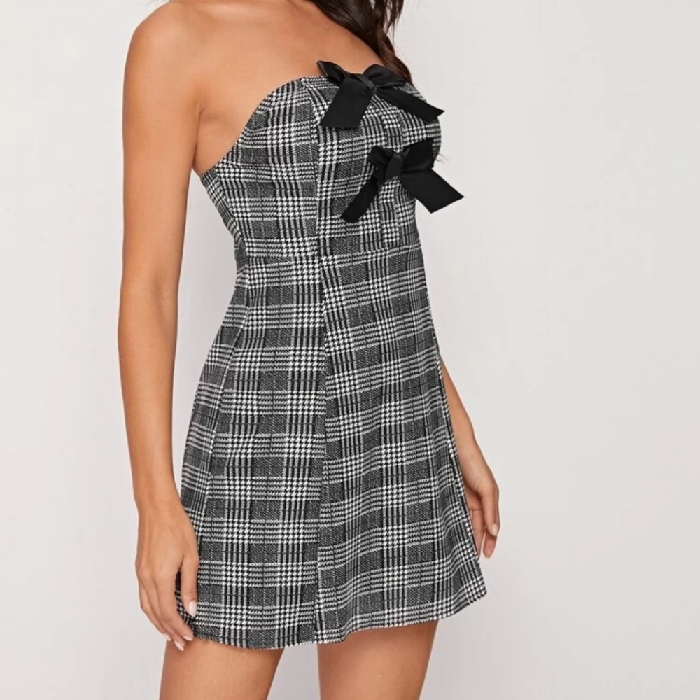 🆕BOW FRONT PLAID TUBE DRESS